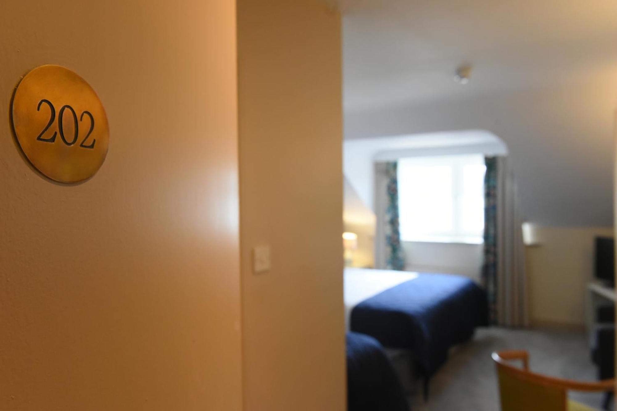 וורנפוינט The Lough & Quay Accommodation Town Centre מראה חיצוני תמונה
