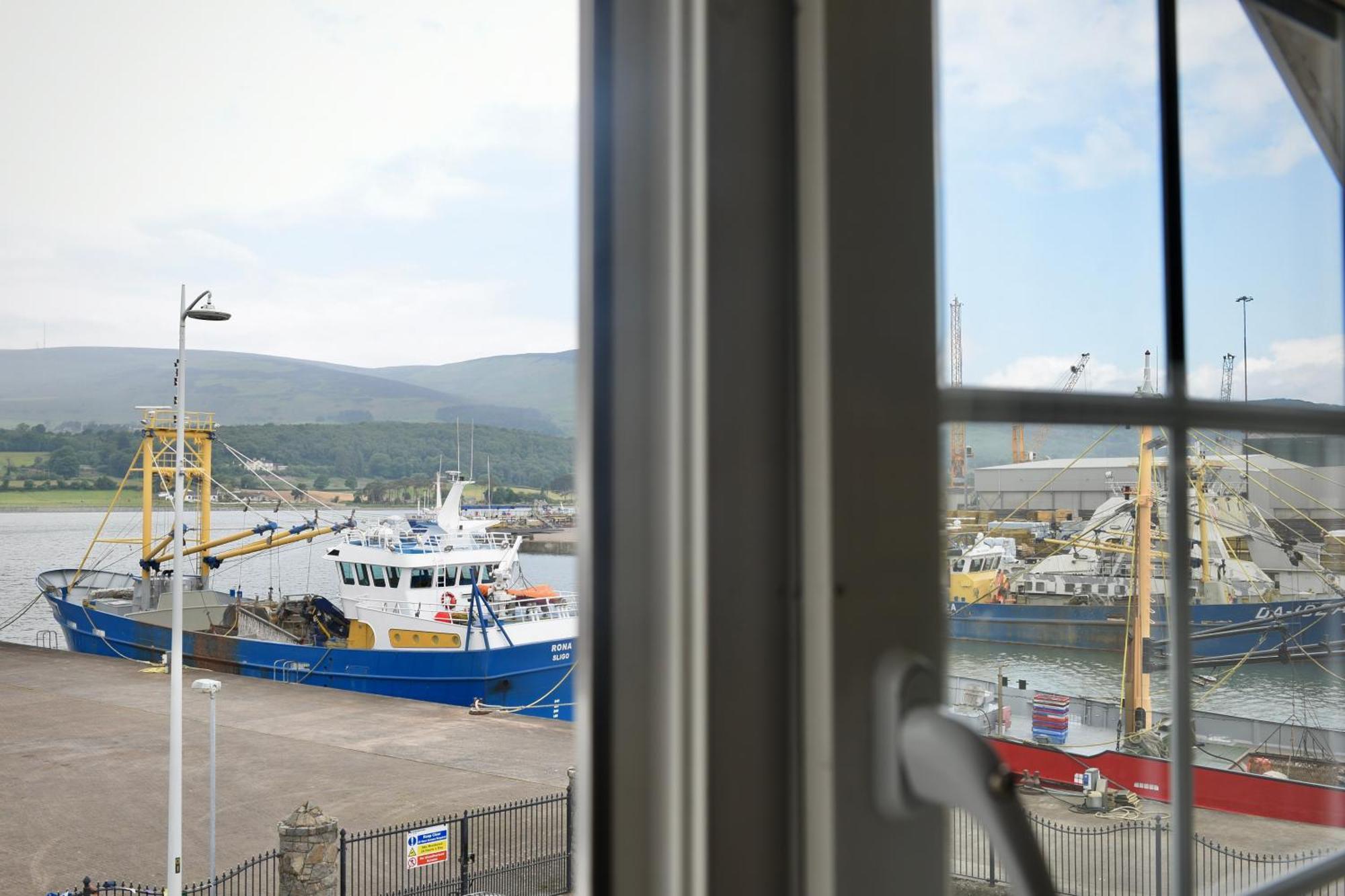 וורנפוינט The Lough & Quay Accommodation Town Centre מראה חיצוני תמונה