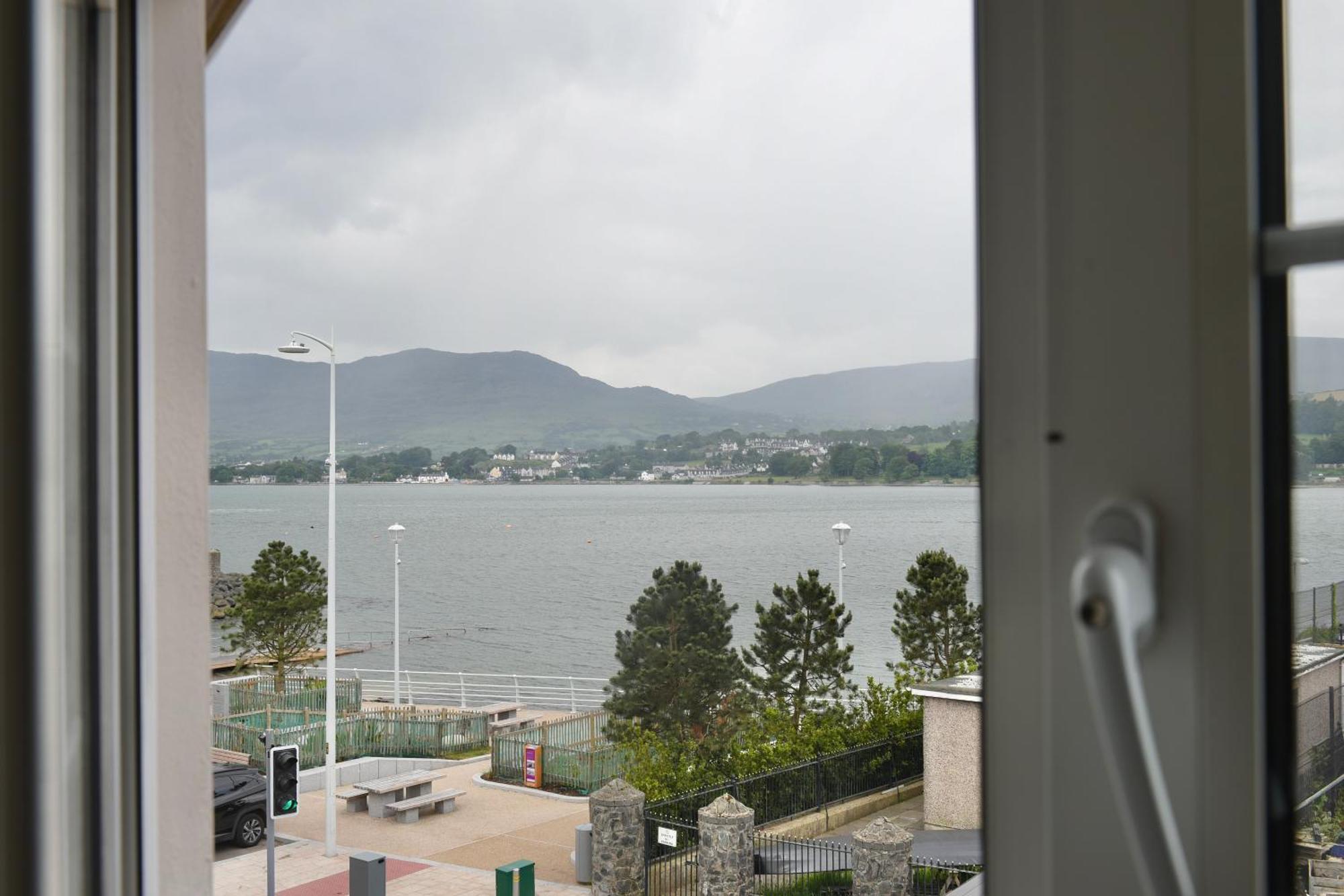 וורנפוינט The Lough & Quay Accommodation Town Centre מראה חיצוני תמונה