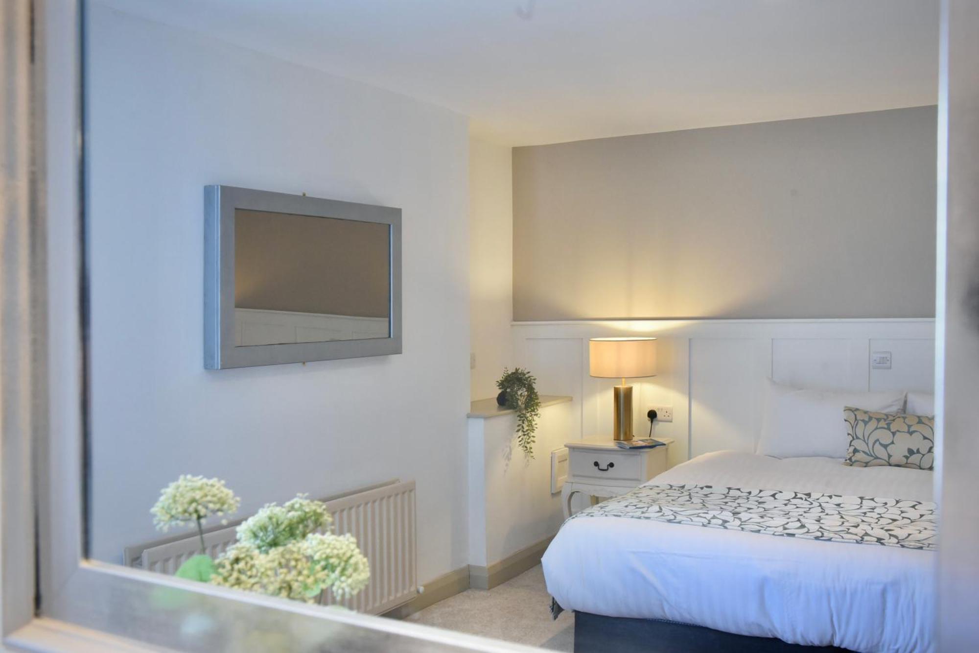 וורנפוינט The Lough & Quay Accommodation Town Centre מראה חיצוני תמונה