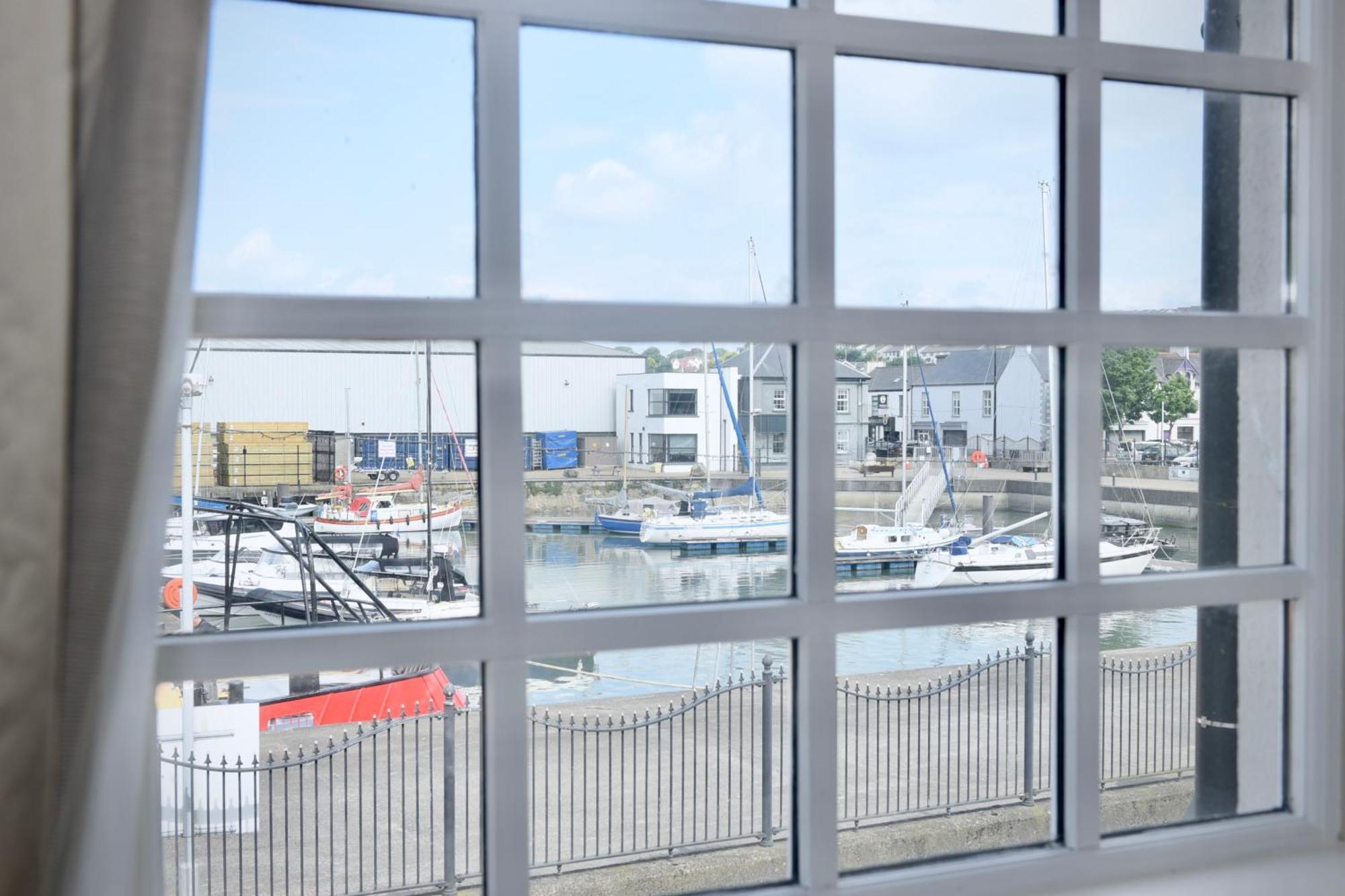 וורנפוינט The Lough & Quay Accommodation Town Centre מראה חיצוני תמונה