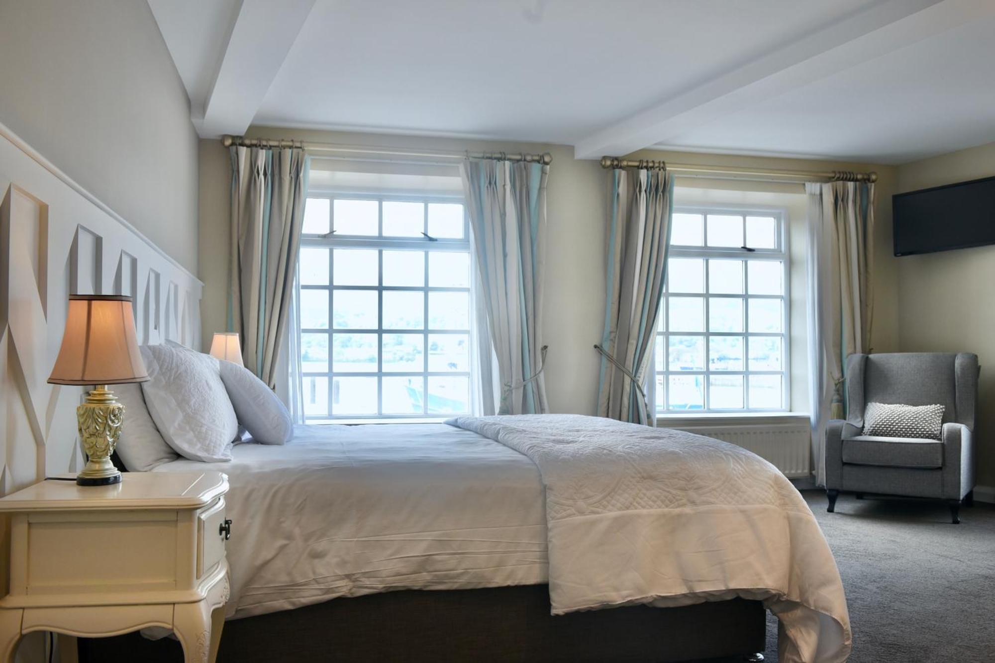 וורנפוינט The Lough & Quay Accommodation Town Centre מראה חיצוני תמונה