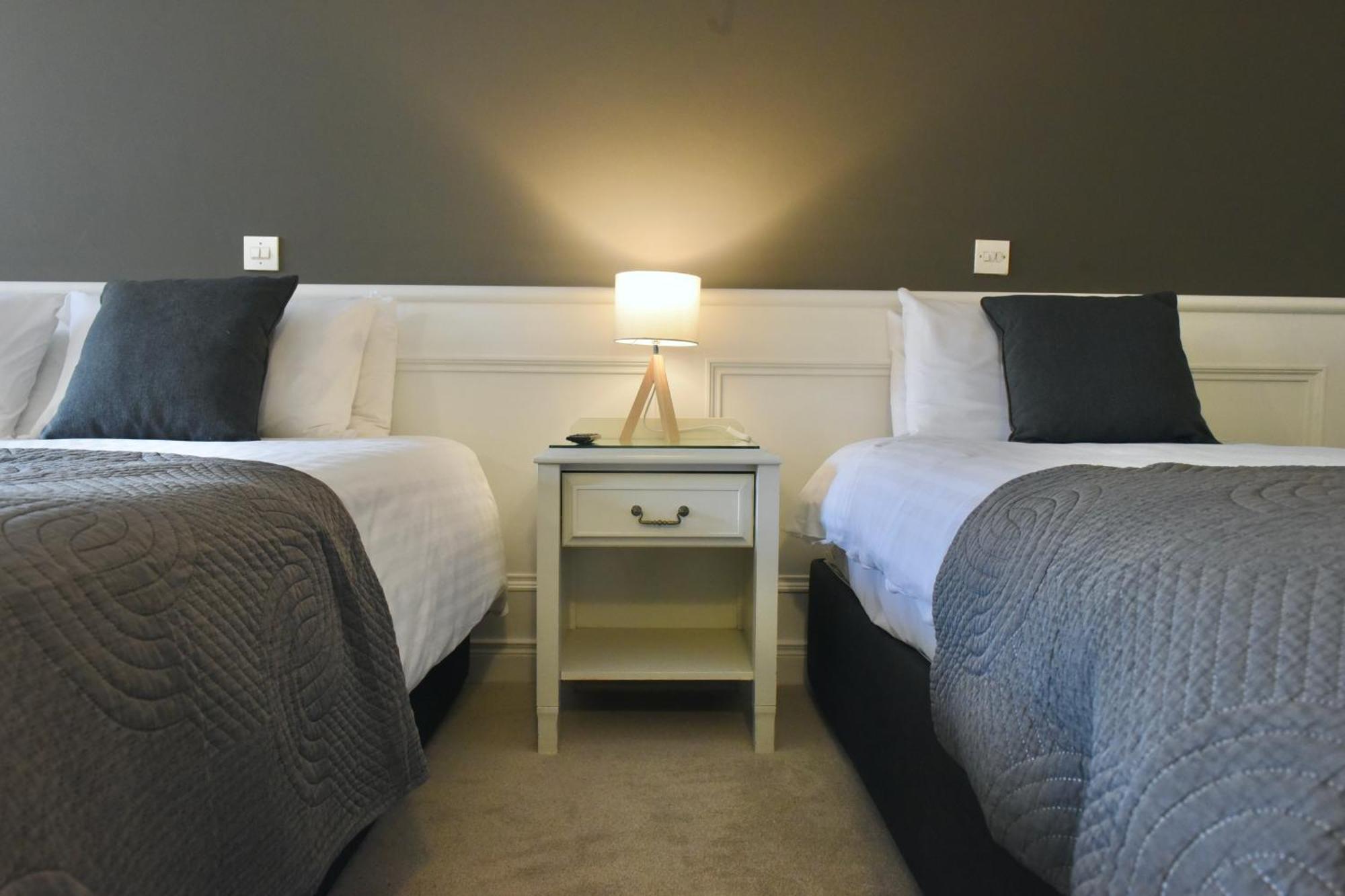 וורנפוינט The Lough & Quay Accommodation Town Centre מראה חיצוני תמונה